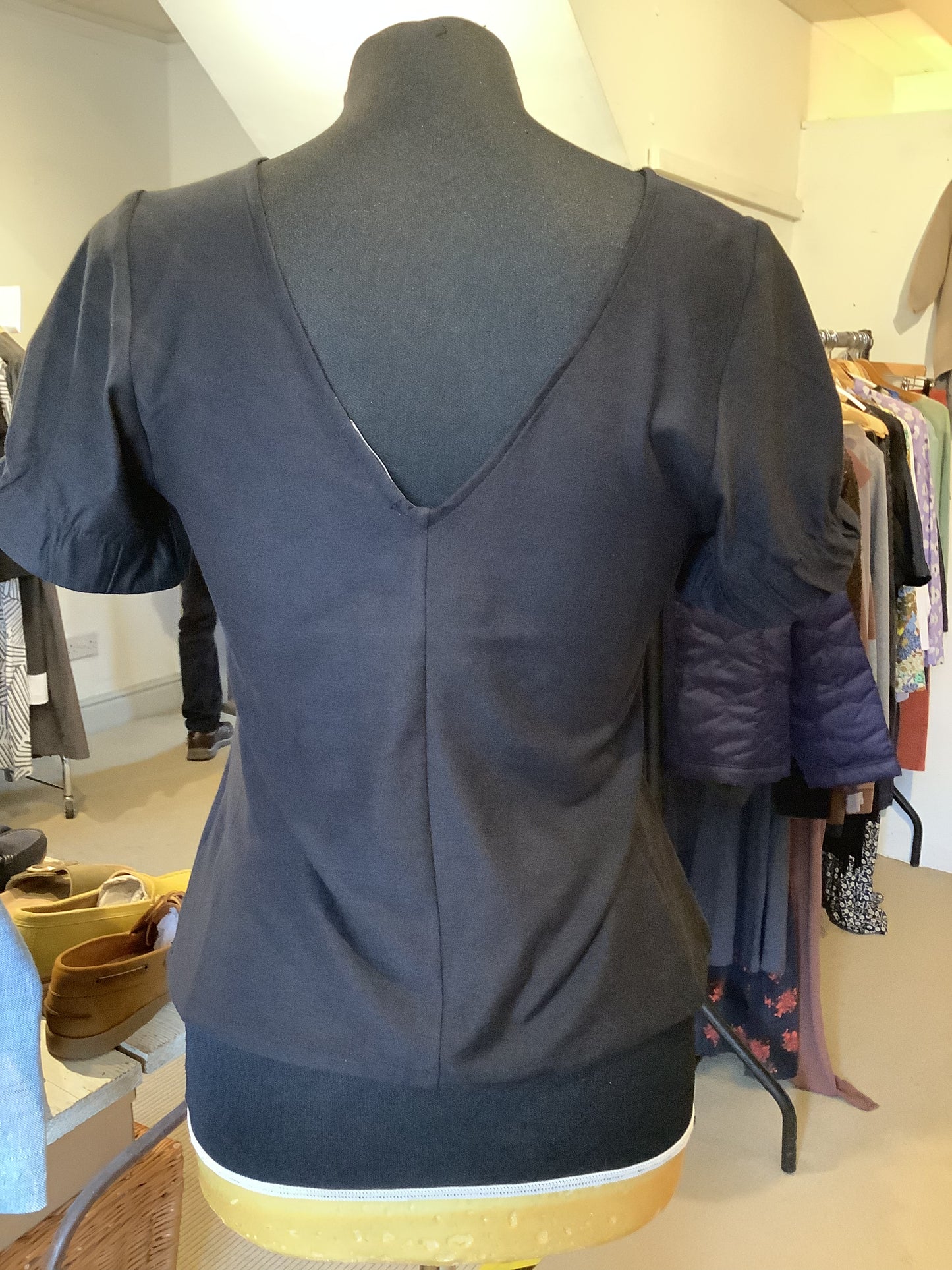 Les Filles D'ailleurs Black V Back T-Shirt