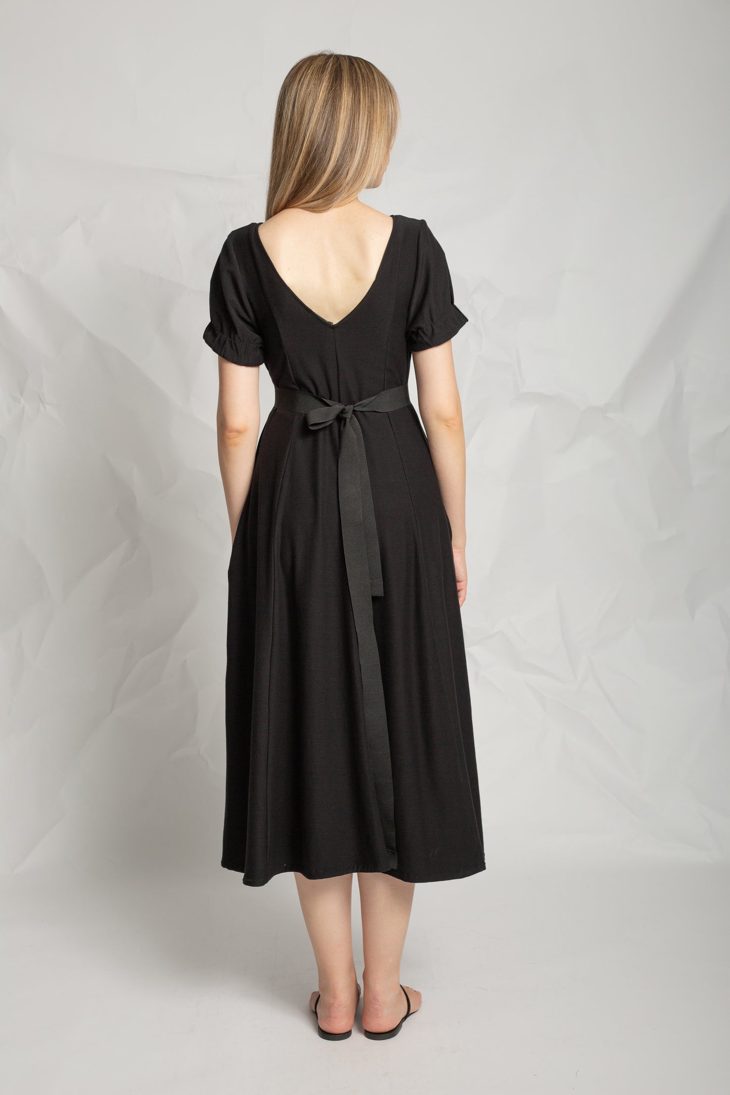Les Filles D'ailleurs Black Round Neck V Back Dress